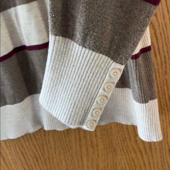 Lane Bryant Long Sleeve V-neck Sweater - Picture 4 of 5